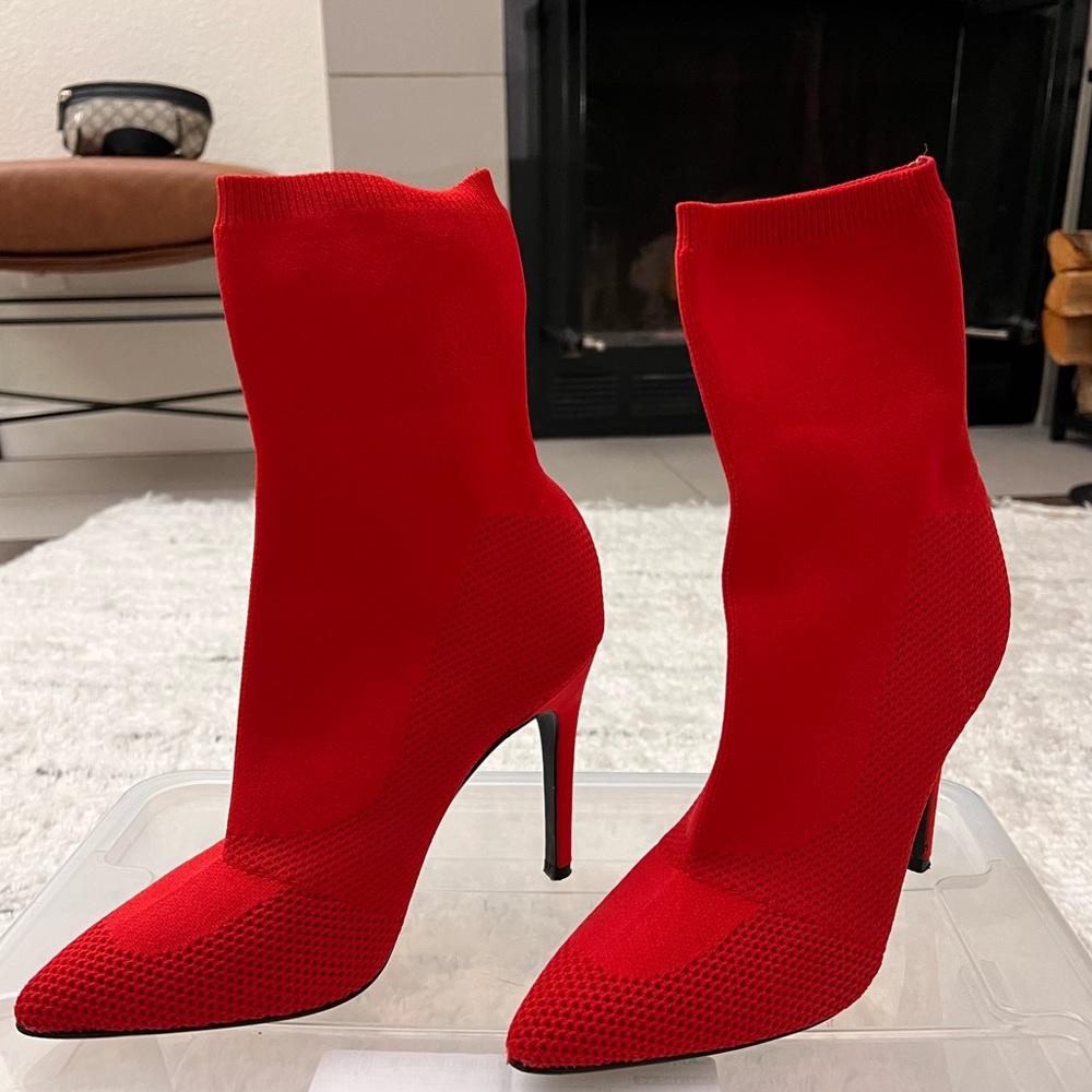 Striking red heels from fashion nova